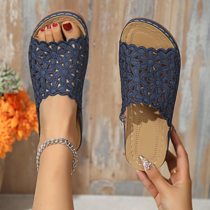 Chaussons Femme à Talon Moyen avec Découpes Fleuries