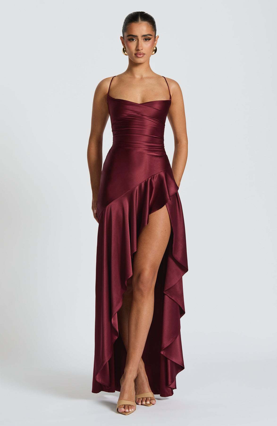Robe Maxi Dos Nu à Volants - Élégance Audacieuse